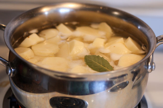 Четвертая фотография к инструкции по приготовлению рецепта Вареники с картошкой