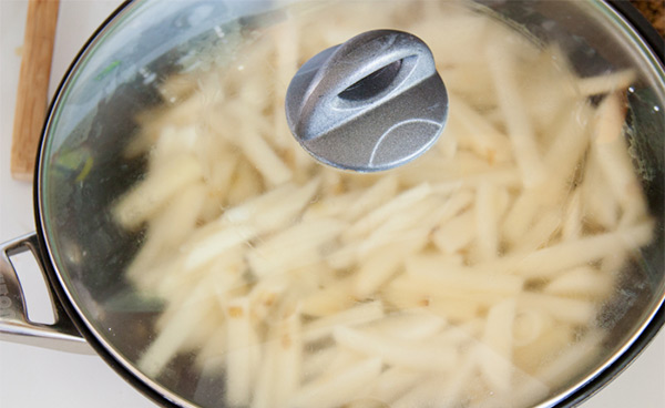 Одиннадцатая фотография к инструкции по приготовлению рецепта Жареный картофель