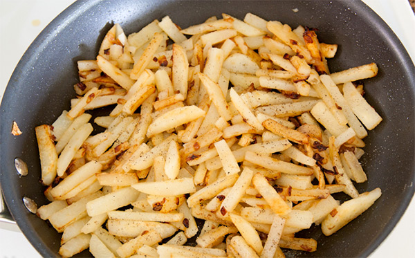 Четырнадцатая фотография к инструкции по приготовлению рецепта Жареный картофель
