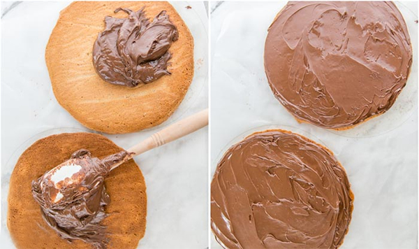 Седьмая фотография к инструкции по приготовлению рецепта Миндальный торт с шоколадной пастой Nutella