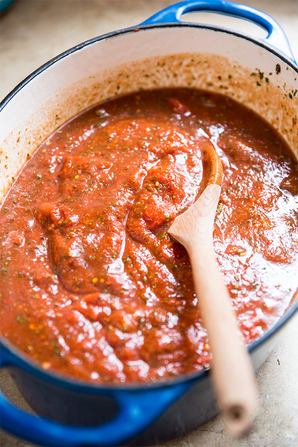 Седьмая фотография к инструкции по приготовлению рецепта Паста ротини с тушеной свининой в томатной соусе