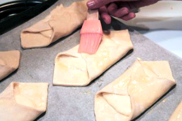 Десятая фотография к инструкции по приготовлению рецепта Дениши со сливочным сыром