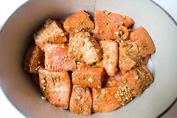 Третья фотография к инструкции по приготовлению рецепта Бразильское рагу из лосося мокека (moqueca)