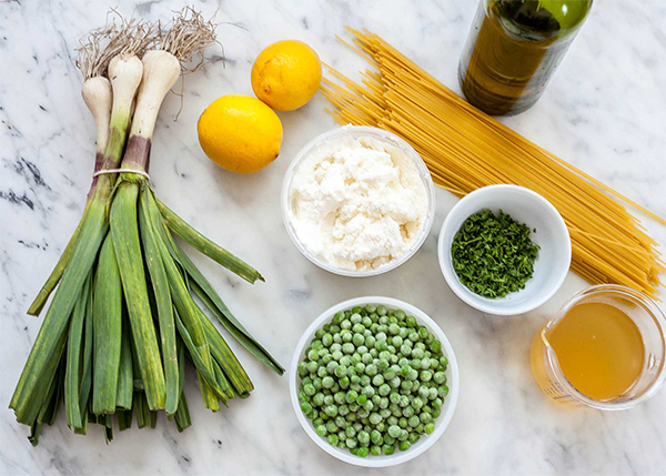 Первая фотография к инструкции по приготовлению рецепта Спагетти с рикоттой и зеленым горошком
