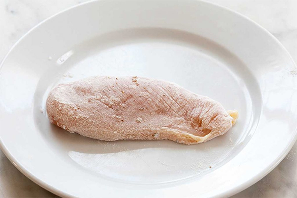 Вторая фотография к инструкции по приготовлению рецепта Куриные грудки в горчично-сливочном соусе