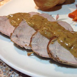 Запеченная свиная вырезка с горчично-винным соусом
