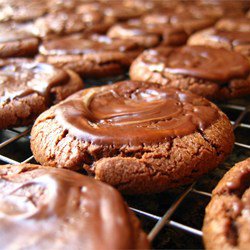 Шоколадное печенье с мятной глазурью