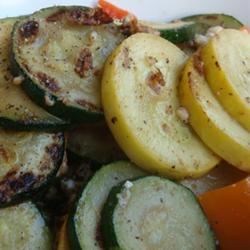 Пряные кабачки с луком
