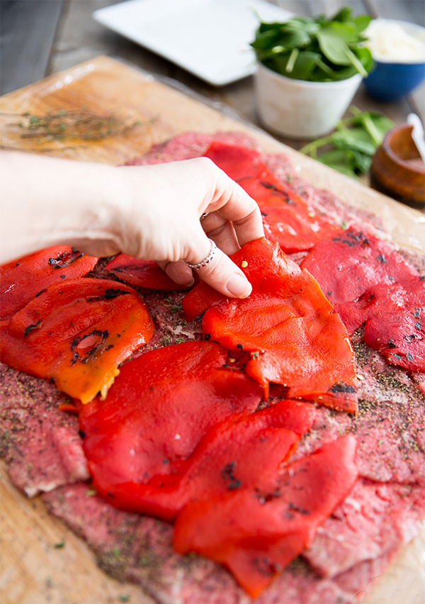 Пятая фотография к инструкции по приготовлению рецепта Рулеты из говядины с овощами и сыром пармезан