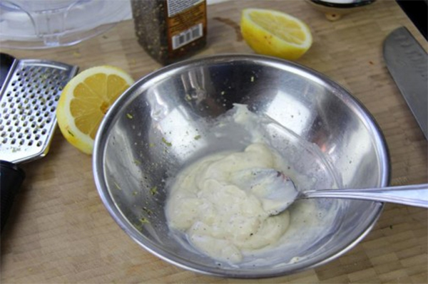 Четвертая фотография к инструкции по приготовлению рецепта Запеченный минтай с лимоном и чесноком