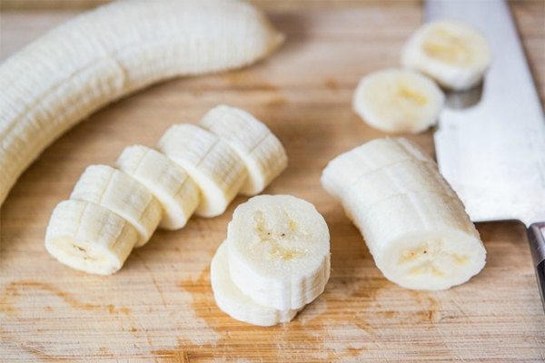 Первая фотография к инструкции по приготовлению рецепта Жареные бананы в медовой глазури с корицей