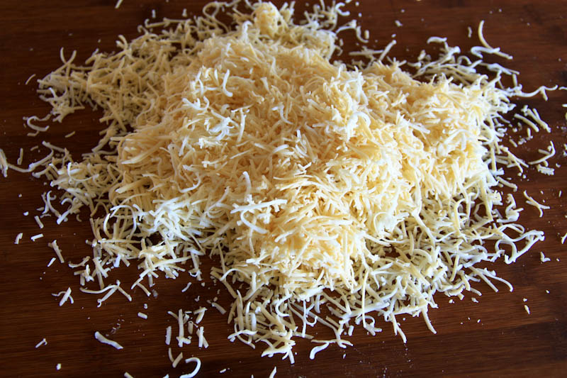 Шестая фотография к инструкции по приготовлению рецепта Шампиньоны, фаршированные сыром и беконом