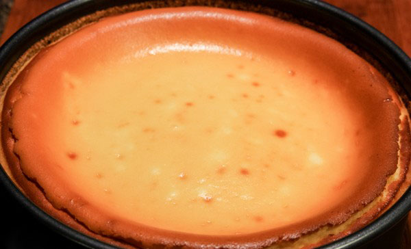 Одиннадцатая фотография к инструкции по приготовлению рецепта Классический чизкейк с черничным соусом