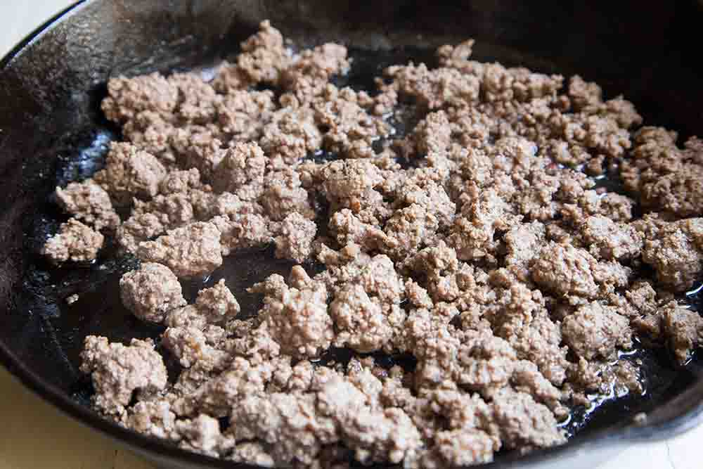 Первая фотография к инструкции по приготовлению рецепта Паста ротини с говяжьим фаршем в сливочном соусе