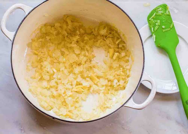 Первая фотография к инструкции по приготовлению рецепта Томатный суп-пюре с белой фасолью