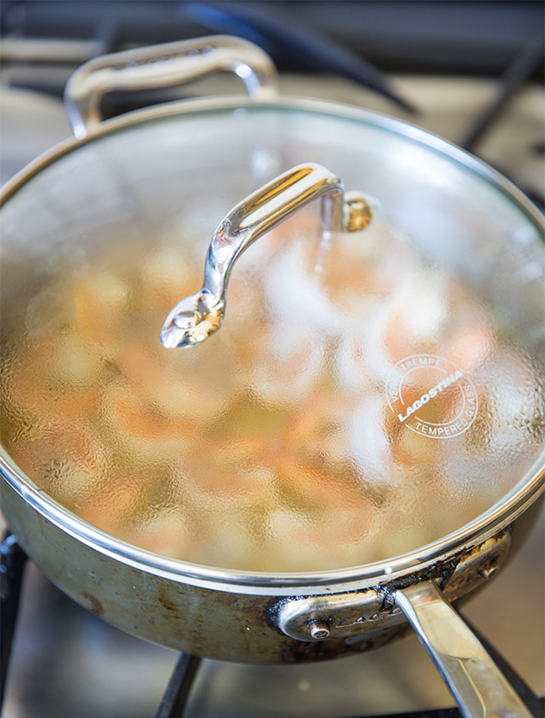 Третья фотография к инструкции по приготовлению рецепта Креветки в сливочно-чесночном соусе
