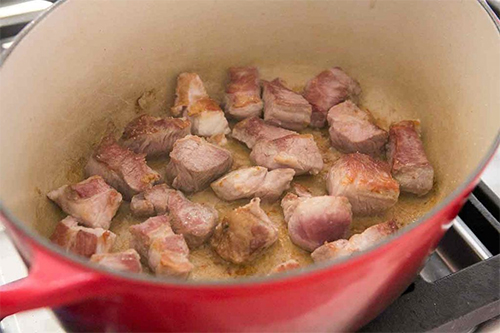 Четвертая фотография к инструкции по приготовлению рецепта Острое рагу из свинины с картофелем и кукурузой