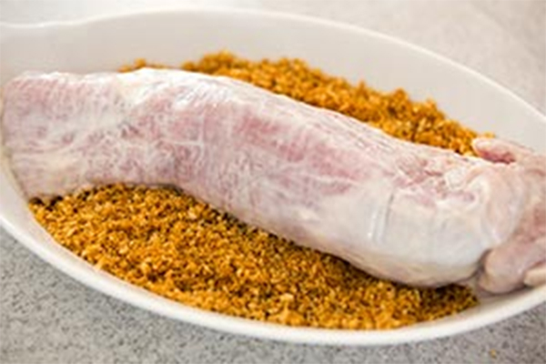 Третья фотография к инструкции по приготовлению рецепта Свинина, запеченная в дижонском сливочном соусе с панировкой