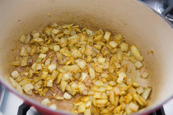 Вторая фотография к инструкции по приготовлению рецепта Пряный тыквенный суп-пюре