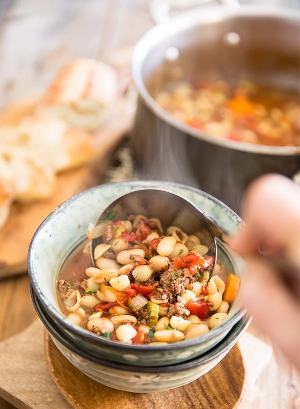 Четвертая фотография к инструкции по приготовлению рецепта Итальянский суп-паста Фагиоли с белой фасолью