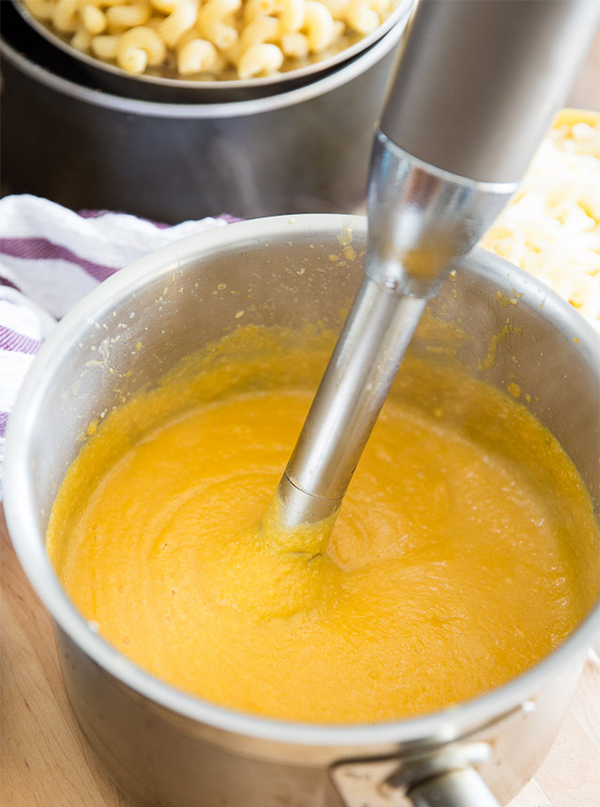 Третья фотография к инструкции по приготовлению рецепта Макаронная запеканка в тыквенном соусе с сыром