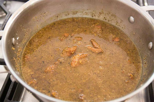 Восьмая фотография к инструкции по приготовлению рецепта Фесенджан - куриное филе в орехово-гранатовом соусе