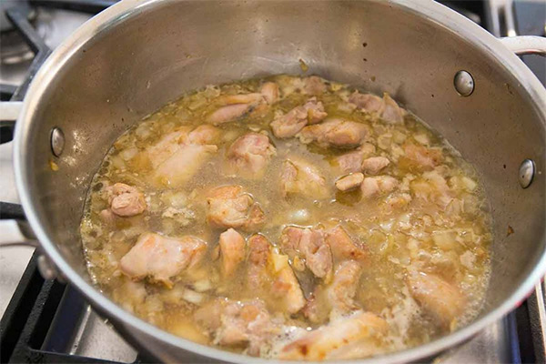 Шестая фотография к инструкции по приготовлению рецепта Фесенджан - куриное филе в орехово-гранатовом соусе