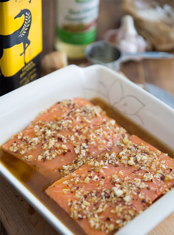 Третья фотография к инструкции по приготовлению рецепта Жареный лосось под имбирно-чесночным соусом