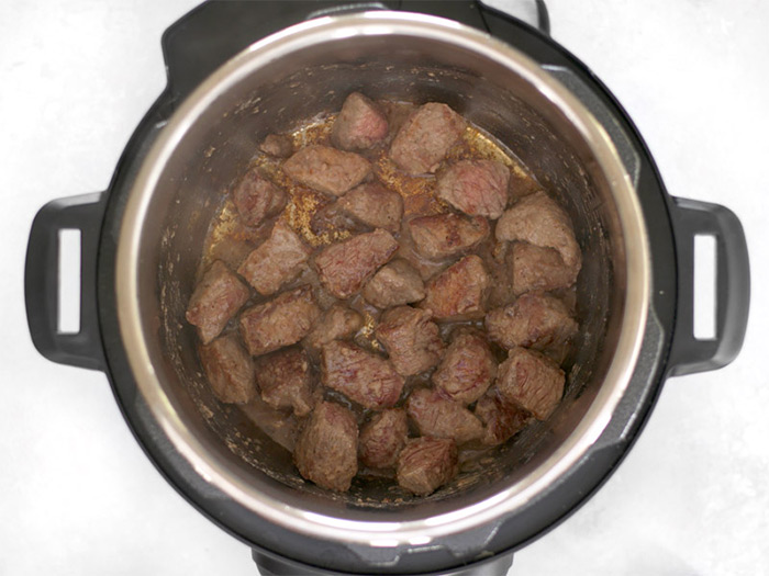 Вторая фотография к инструкции по приготовлению рецепта Рагу из говядины в мультиварке