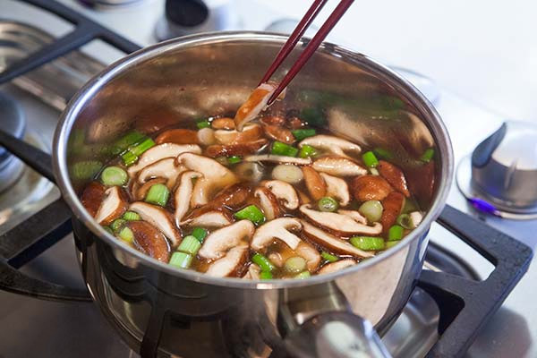 Первая фотография к инструкции по приготовлению рецепта Быстрый китайский суп Даньхуатан