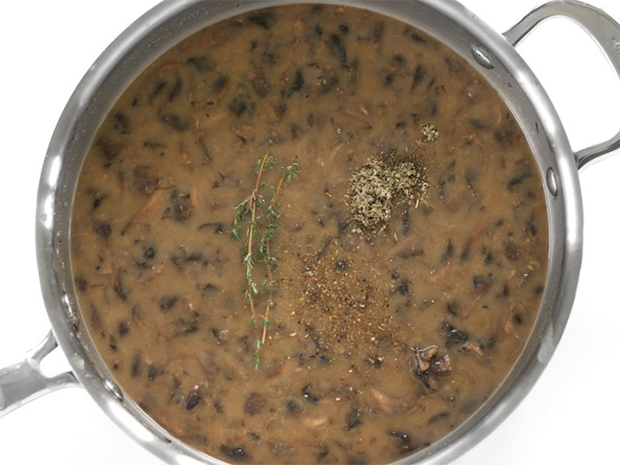 Шестая фотография к инструкции по приготовлению рецепта Паста Феттучини с шампиньонами в сливочном соусе