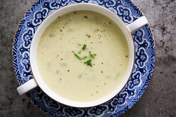 Девятая фотография к инструкции по приготовлению рецепта Сливочный крем-суп из сельдерея