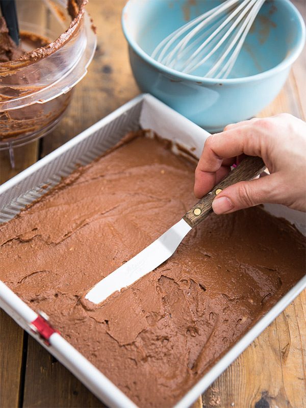 Пятая фотография к инструкции по приготовлению рецепта Брауни с шоколадной глазурью