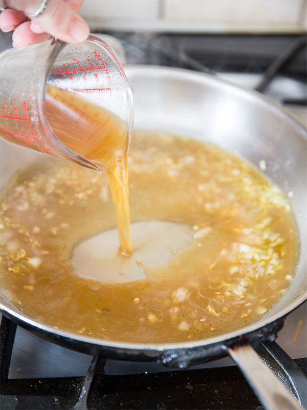 Четвертая фотография к инструкции по приготовлению рецепта Спагетти с креветками и козьим сыром