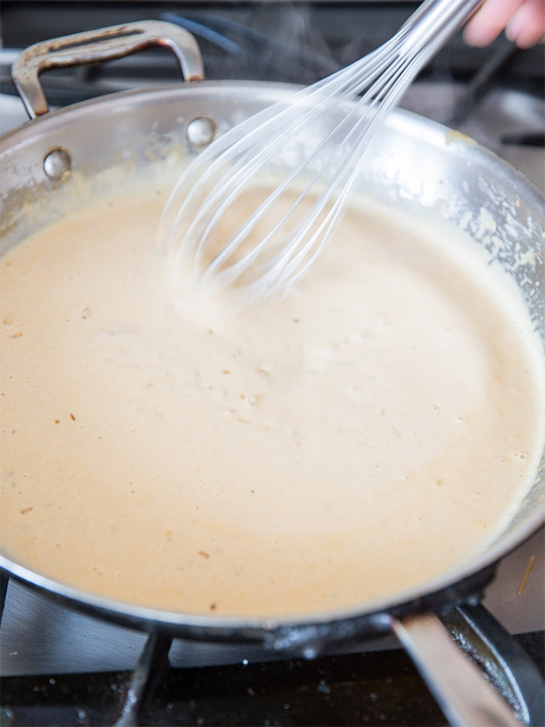 Шестая фотография к инструкции по приготовлению рецепта Спагетти с креветками и козьим сыром