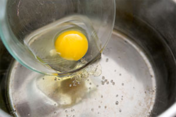 Первая фотография к инструкции по приготовлению рецепта Лапша соба со шпинатом и яйцом-пашот