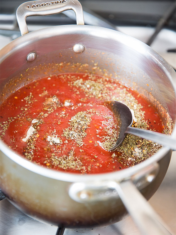 Первая фотография к инструкции по приготовлению рецепта Запеченные итальянские тефтели в соусе маринара