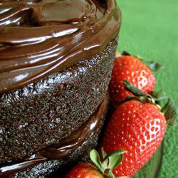 Шоколадный торт с ванилью
