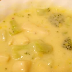 Куриный суп с брокколи и сыром