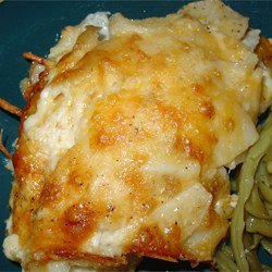 Сливочно-чесночная запеканка с картофелем и сыром