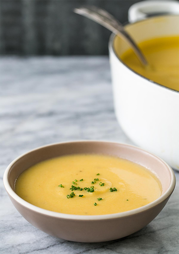 Суп-пюре из цветной капусты с сыром Чеддер